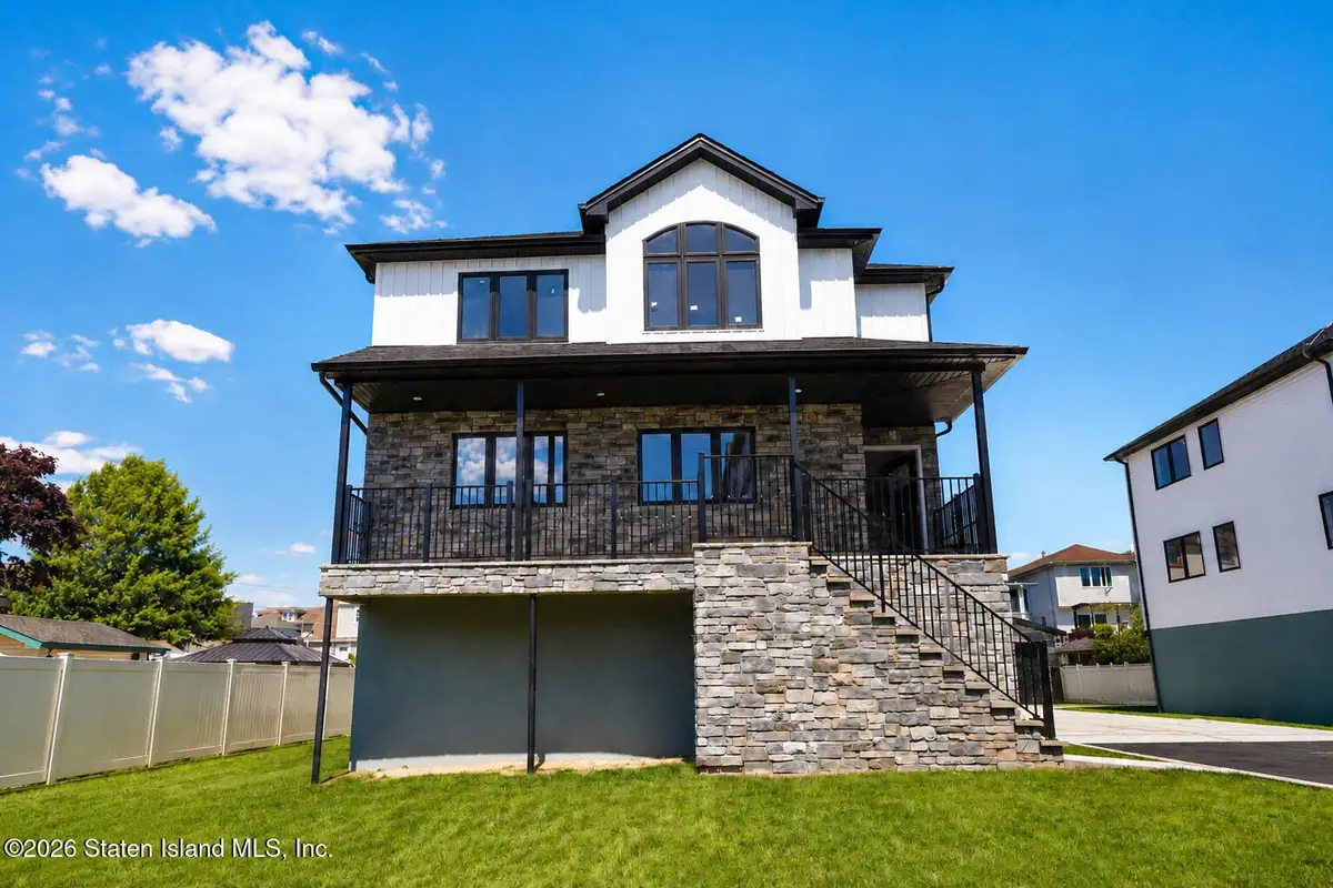 341 Mallory Avenue, Staten Island, NY 10305 - #1