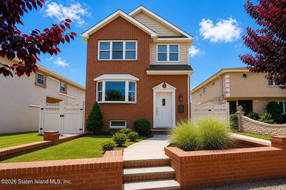 124 Reid Avenue, Staten Island, NY 10305 - #1