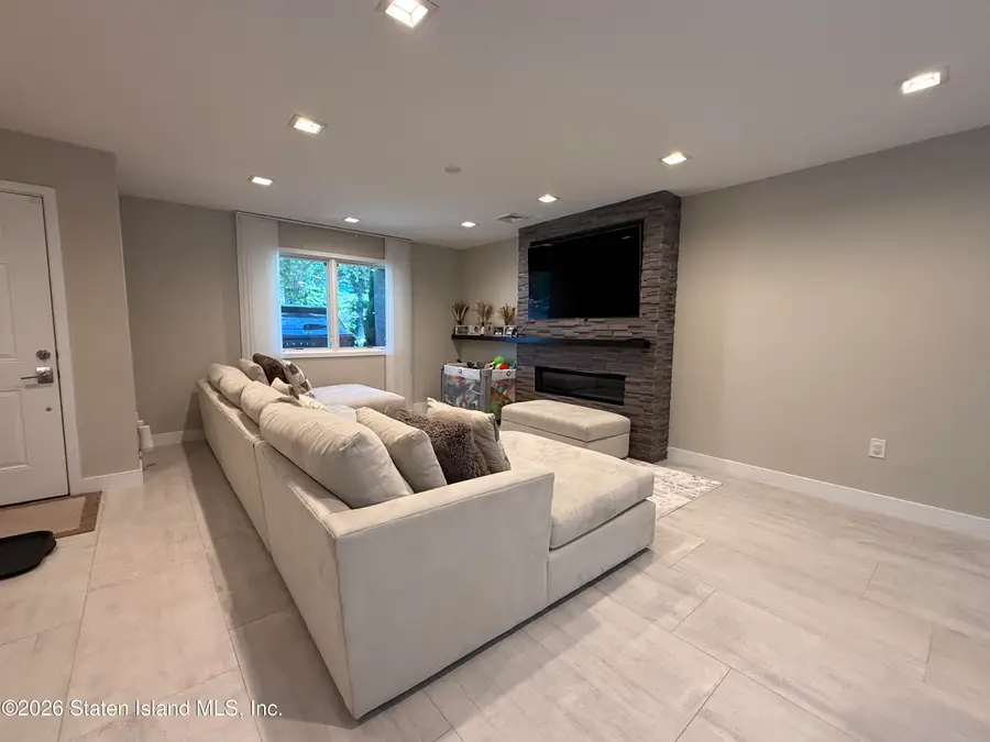 15 Gateway Drive, Staten Island, NY 10304 - #2