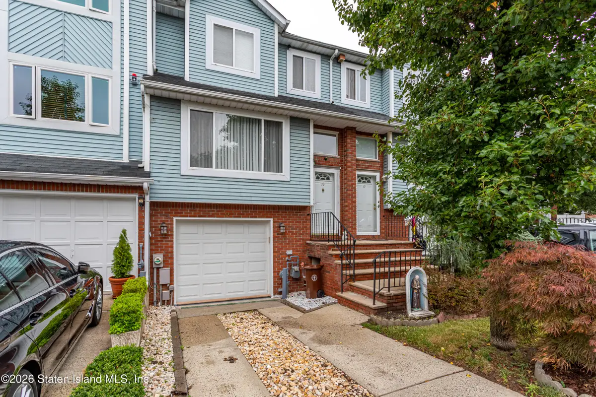 19 Pembrook Loop, Staten Island, NY 10309 - #1