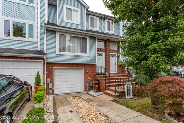 19 Pembrook Loop, Staten Island, NY 10309