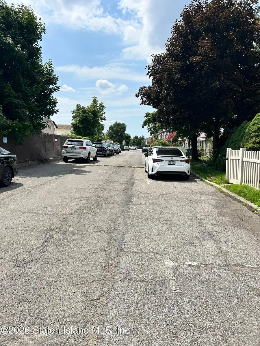 38 Selvin Loop, Staten Island, NY 10303 - #3