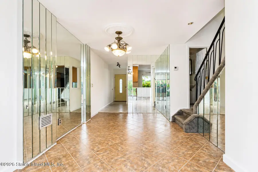 911 W Fingerboard Road, Staten Island, NY 10304 - #3