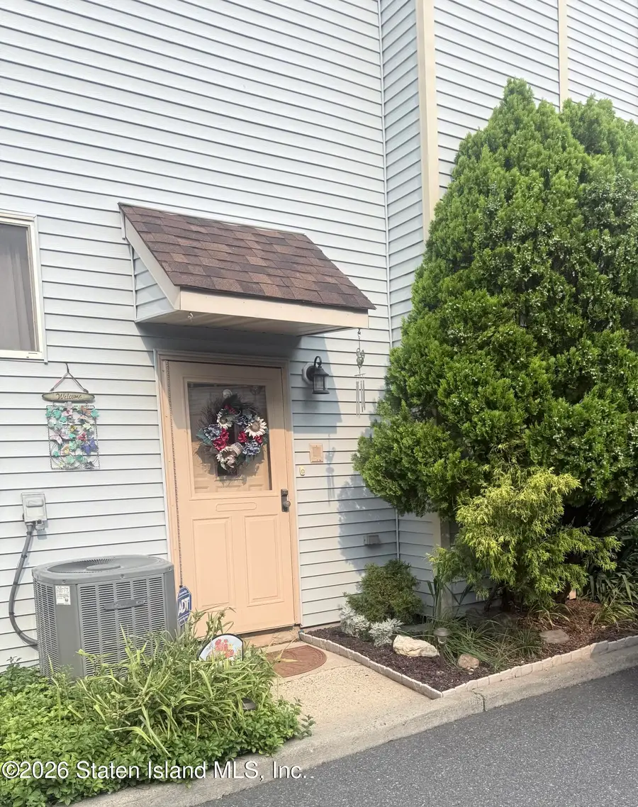 15 Phyllis Court, Staten Island, NY 10309 - #2
