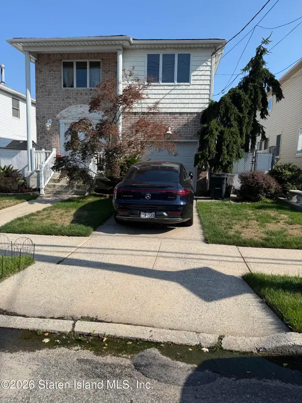 14 Barrow Place, Staten Island, NY 10309