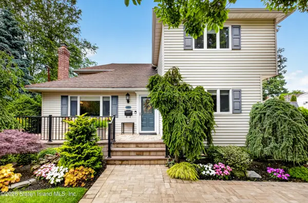 1755 Grand Avenue, Merrick, NY 11566