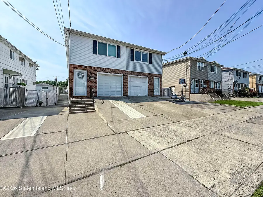 1042 Rensselaer Avenue, Staten Island, NY 10309 - #2