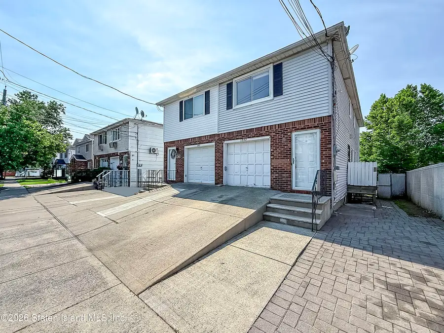 1042 Rensselaer Avenue, Staten Island, NY 10309 - #3