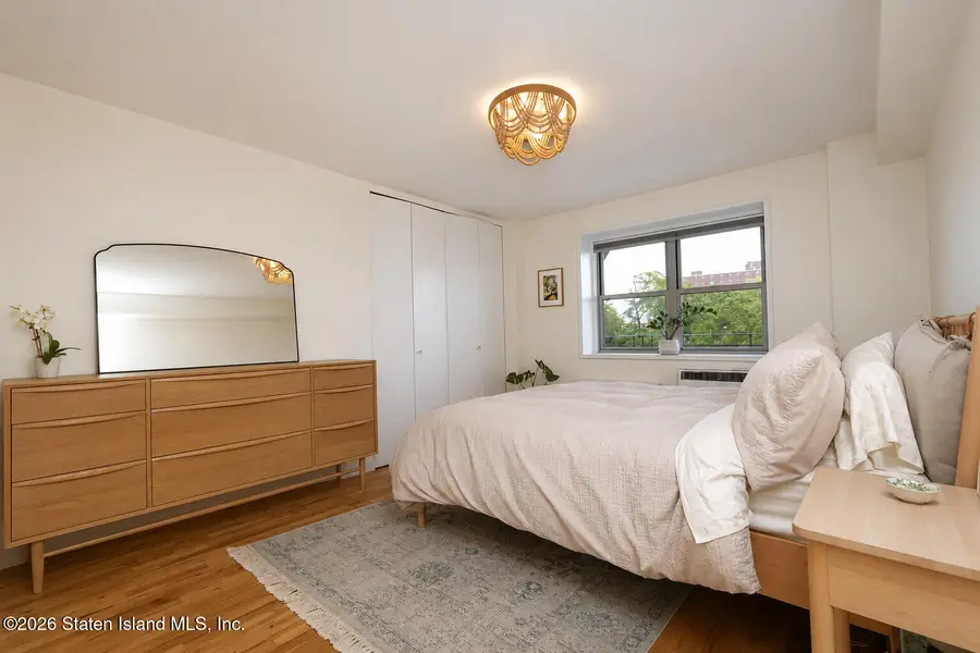 20 Cliff Street #4l, Staten Island, NY 10305 - #3