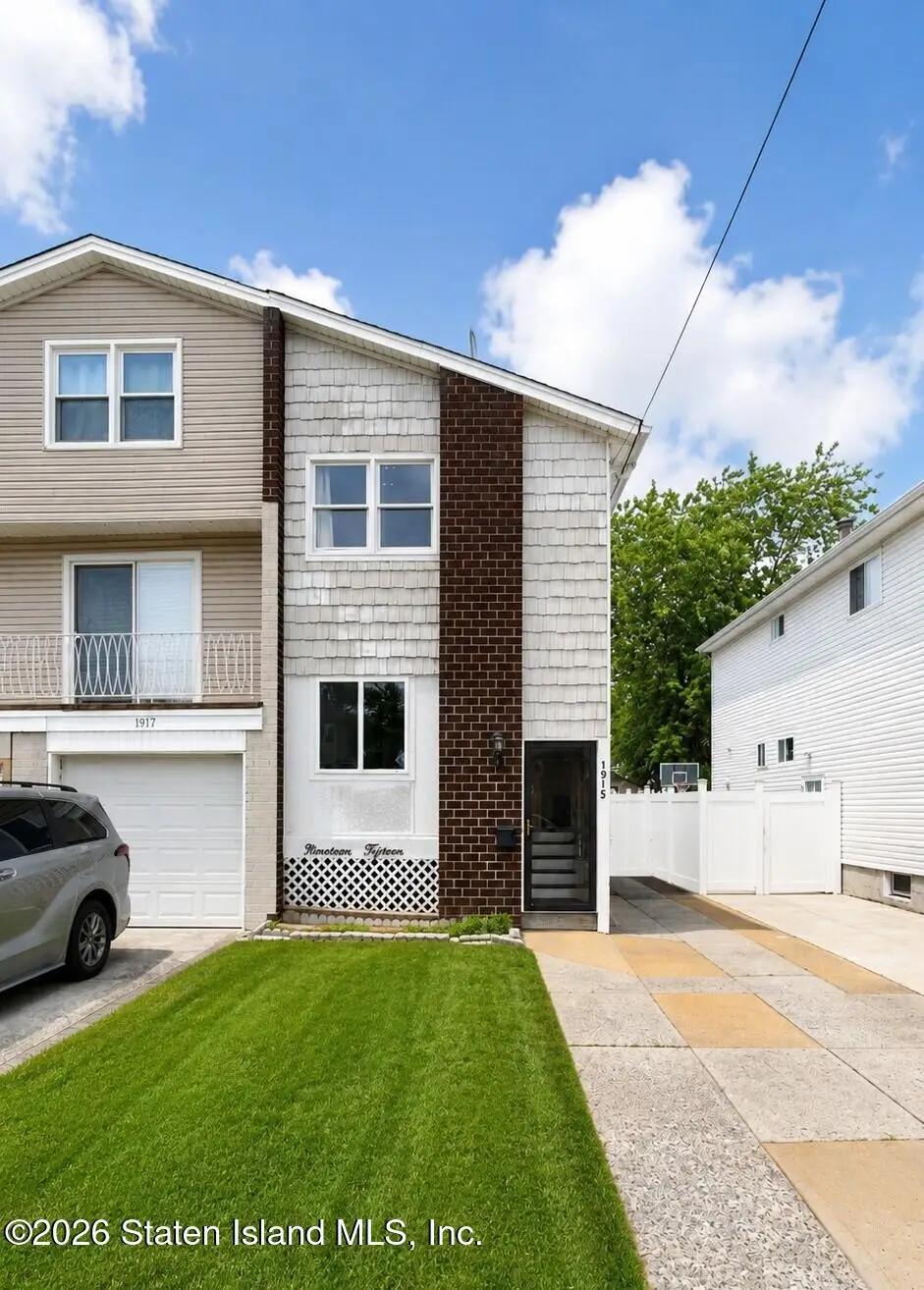 1915 N Railroad Avenue, Staten Island, NY 10306 - #1