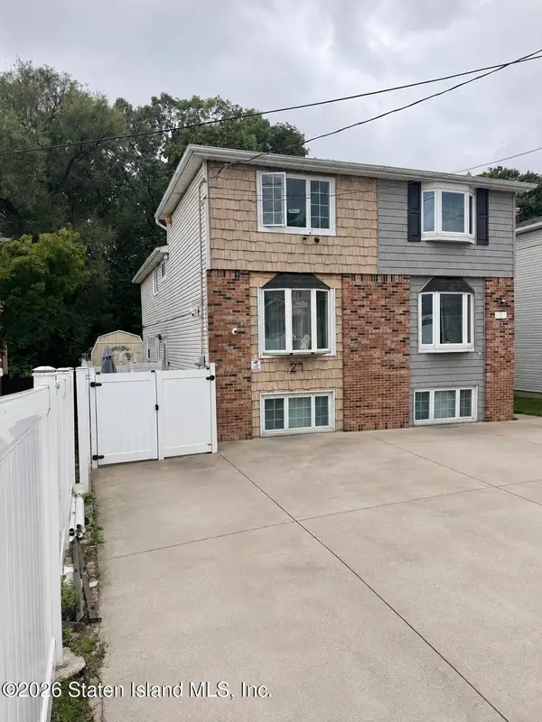 27 Clove Way, Staten Island, NY 10301