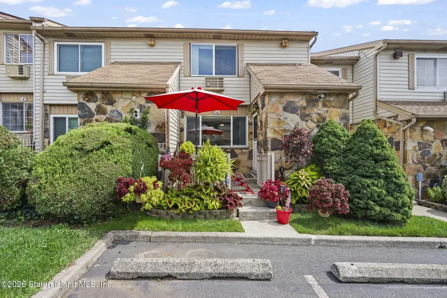 16 Lynn Court #82, Staten Island, NY 10314 - #2