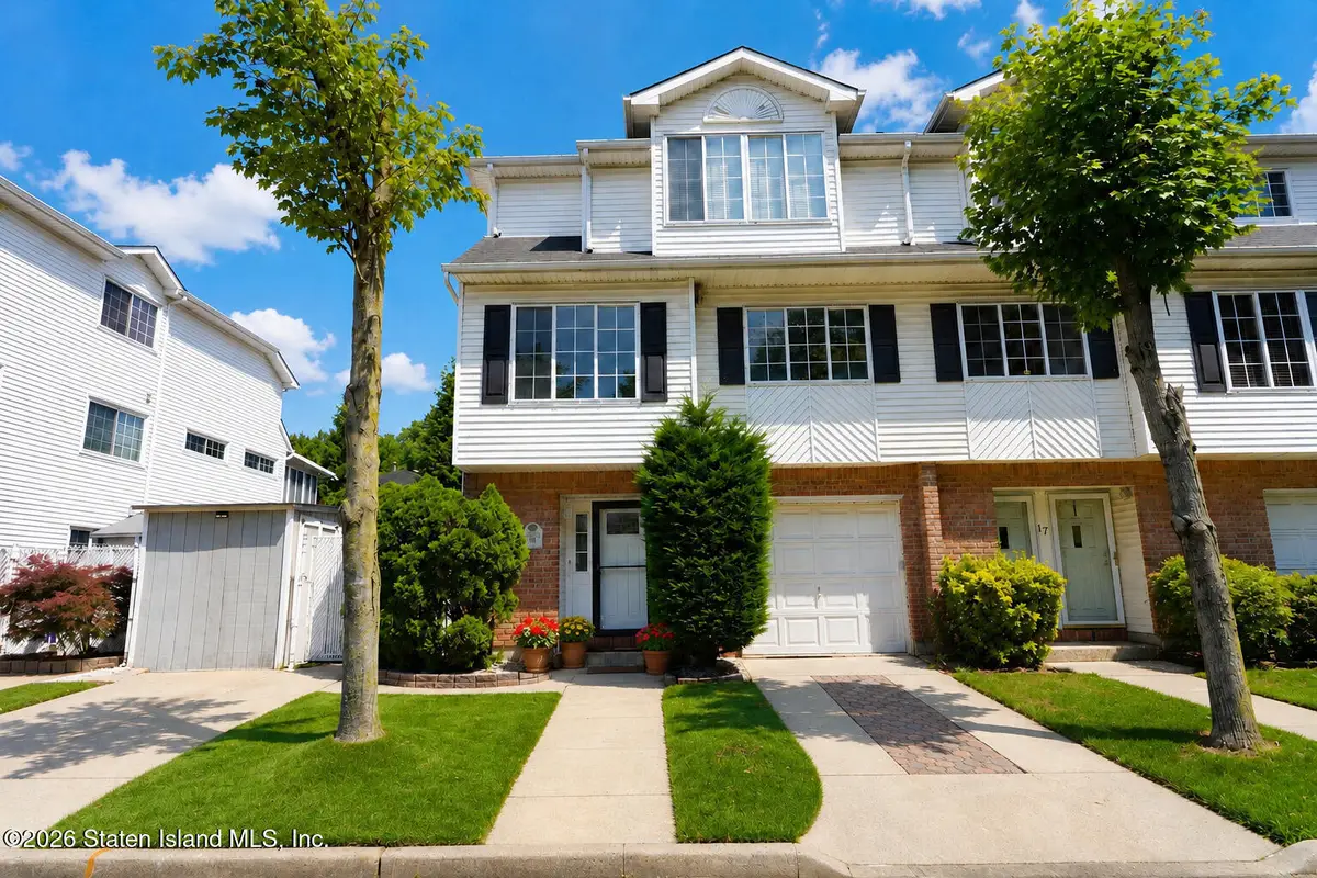 19 Spruce Lane, Staten Island, NY 10309 - #1