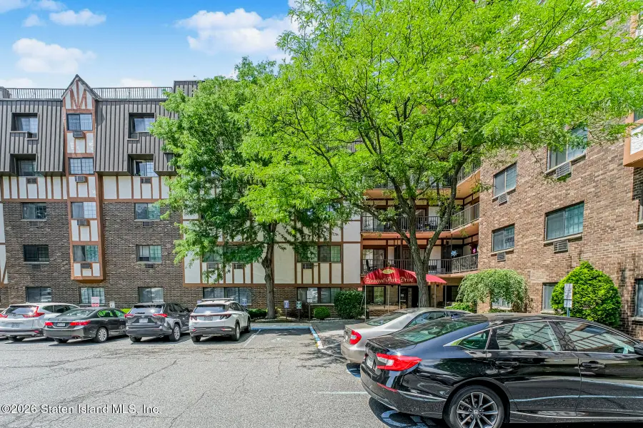 2 Elmwood Park Drive #206, Staten Island, NY 10314 - #2