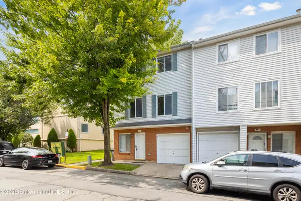 129 Ilyssa Way, Staten Island, NY 10312