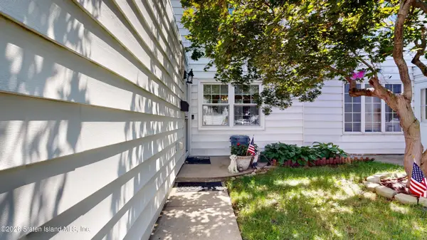 93 Hampton Green, Staten Island, NY 10312