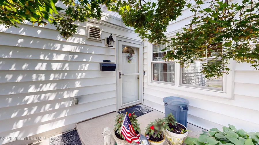 93 Hampton Green, Staten Island, NY 10312 - #2