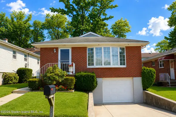 81 Spratt Avenue, Staten Island, NY 10306