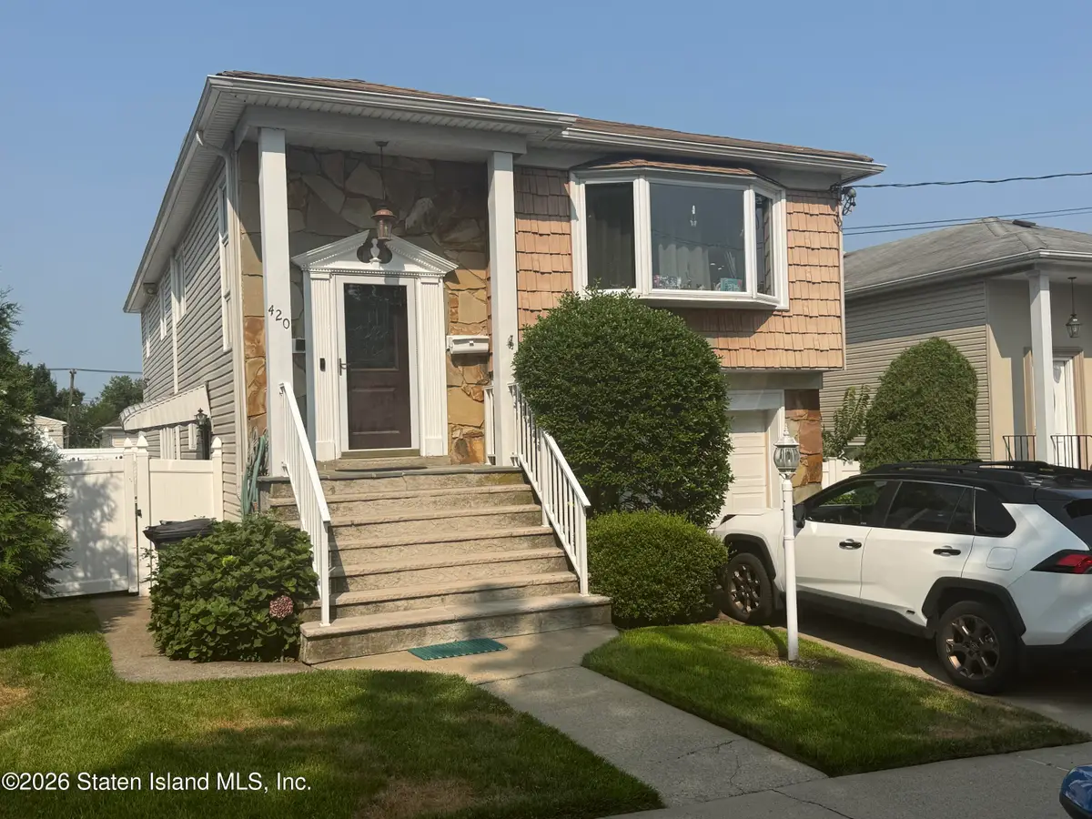 420 Mountainview Avenue, Staten Island, NY 10314 - #1