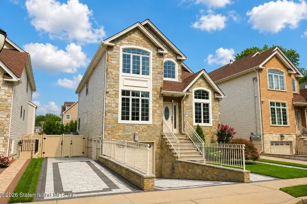 35 Serena Court, Staten Island, NY 10312