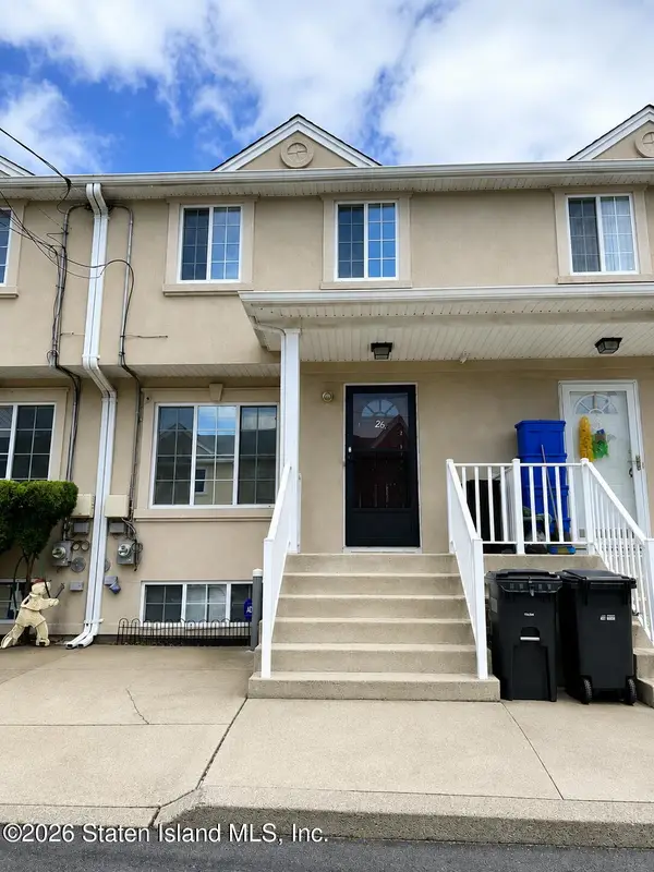 26 Chrissy Court, Staten Island, NY 10310