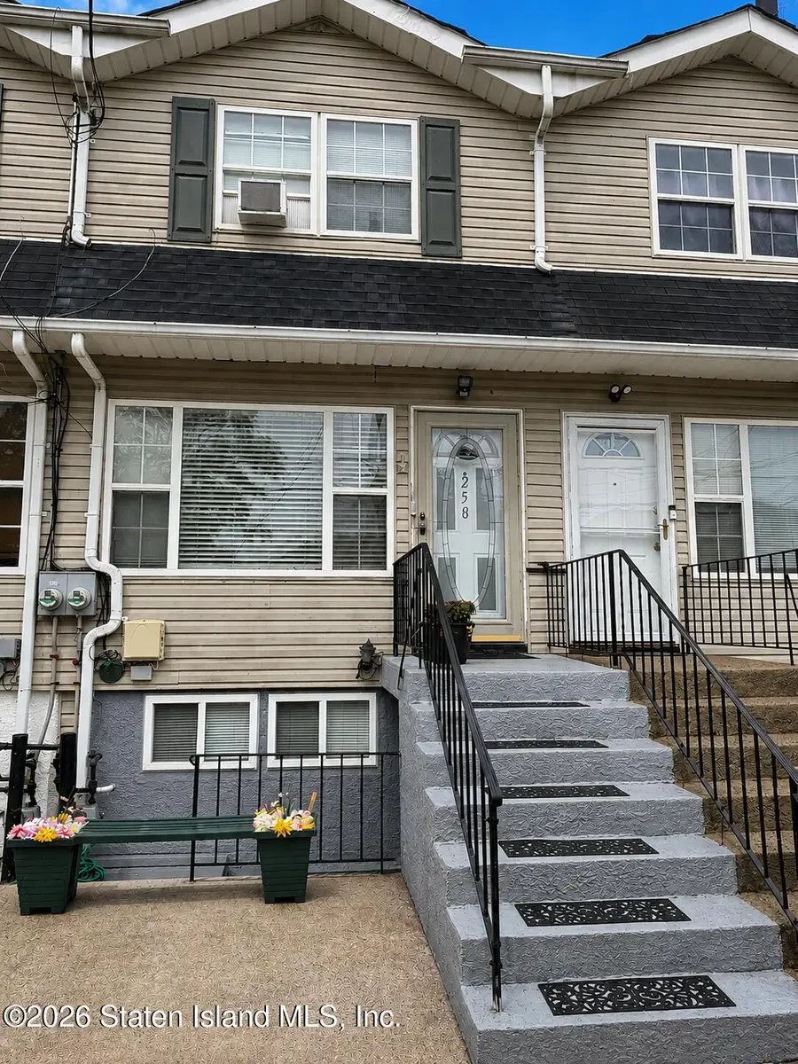 258 Clifton Avenue, Staten Island, NY 10305 - #2