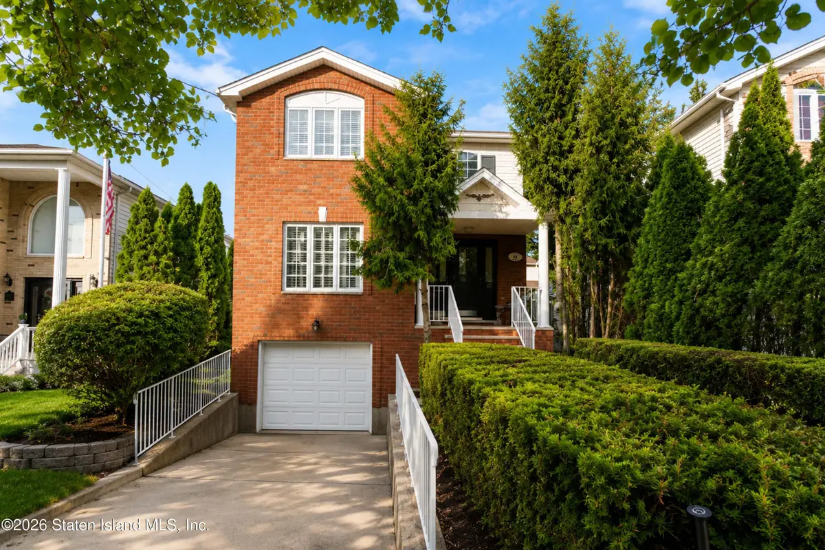 61 Lion Street, Staten Island, NY 10307 - #1