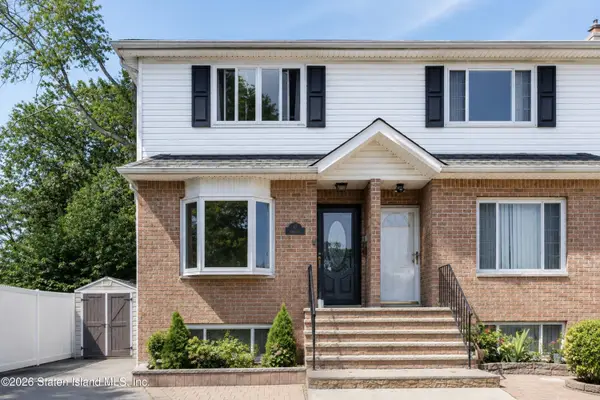 10 Olivia Court, Staten Island, NY 10310