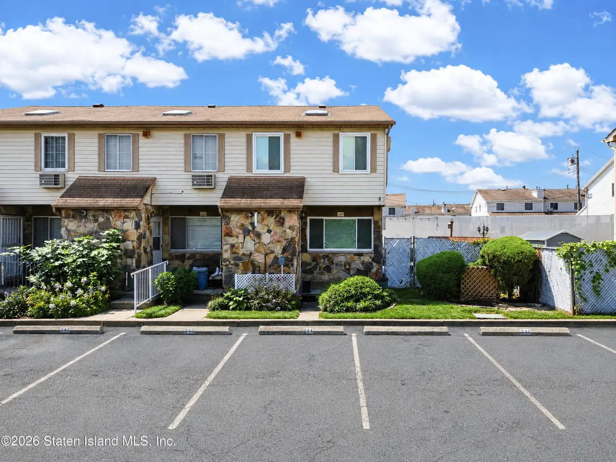 44 Holiday Way #39, Staten Island, NY 10314 - #1