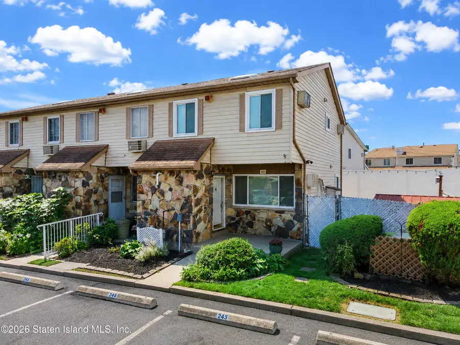 44 Holiday Way #39, Staten Island, NY 10314 - #2