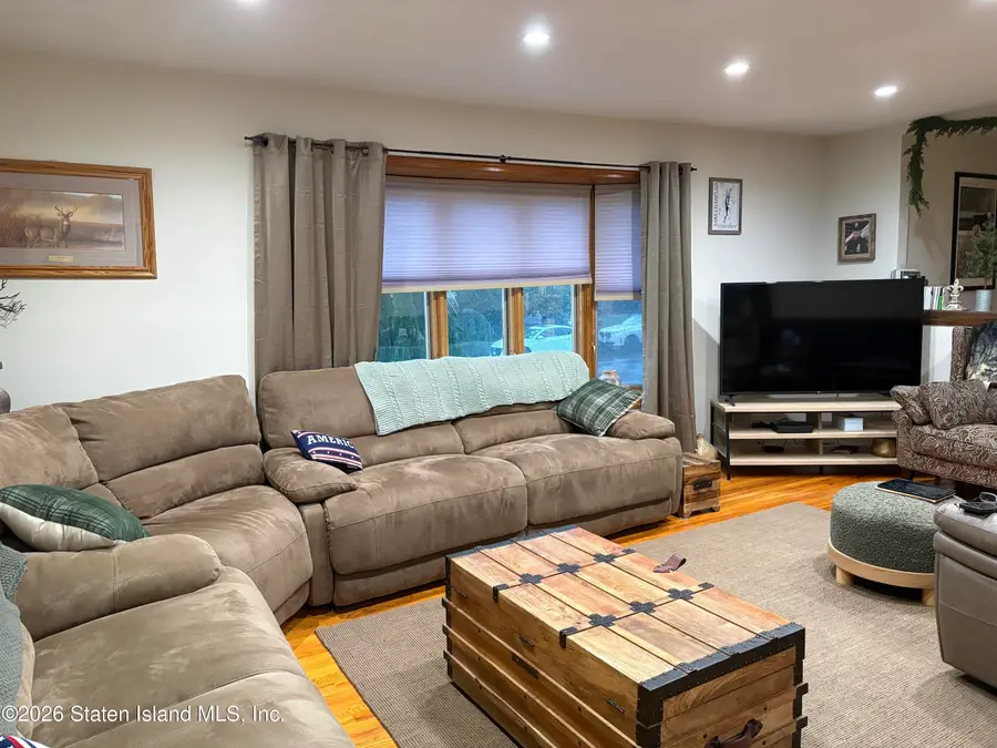 401 Vernon Avenue, Staten Island, NY 10309 - #3