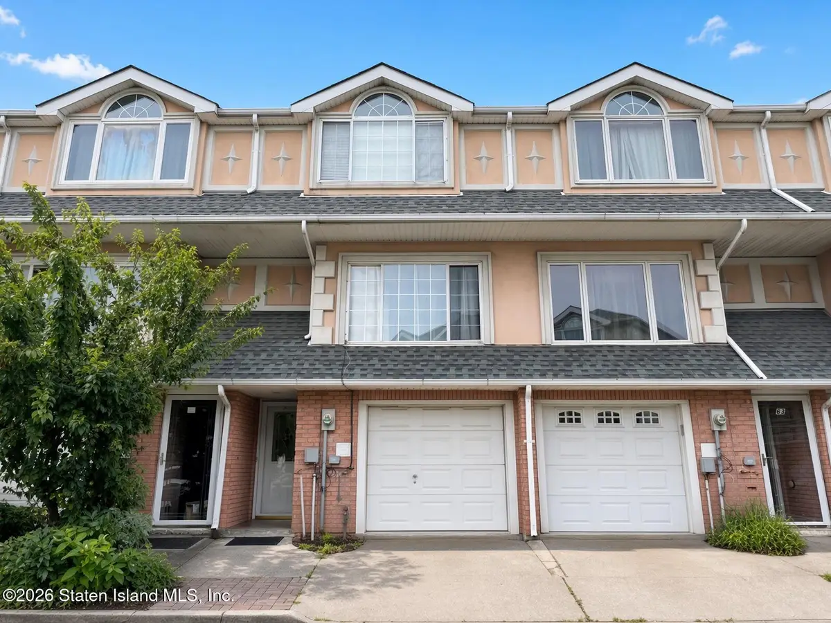 65 Alex Circle, Staten Island, NY 10305 - #1