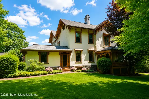 111 Douglas Road, Staten Island, NY 10304