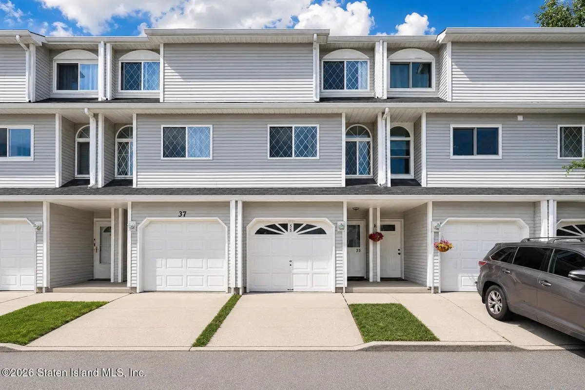 35 Simmons Loop, Staten Island, NY 10314 - #1