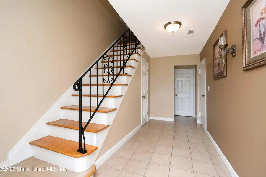 81 E Broadway Ave, Staten Island, NY 10306 - #3