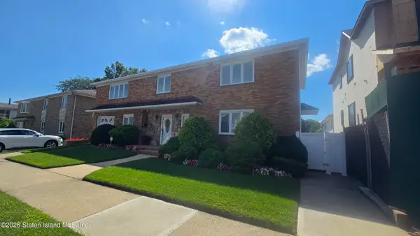 132 Pouch Terrace, Staten Island, NY 10305