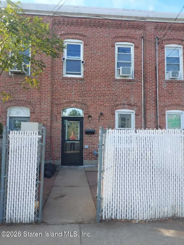 121 Chestnut Avenue, Staten Island, NY 10305