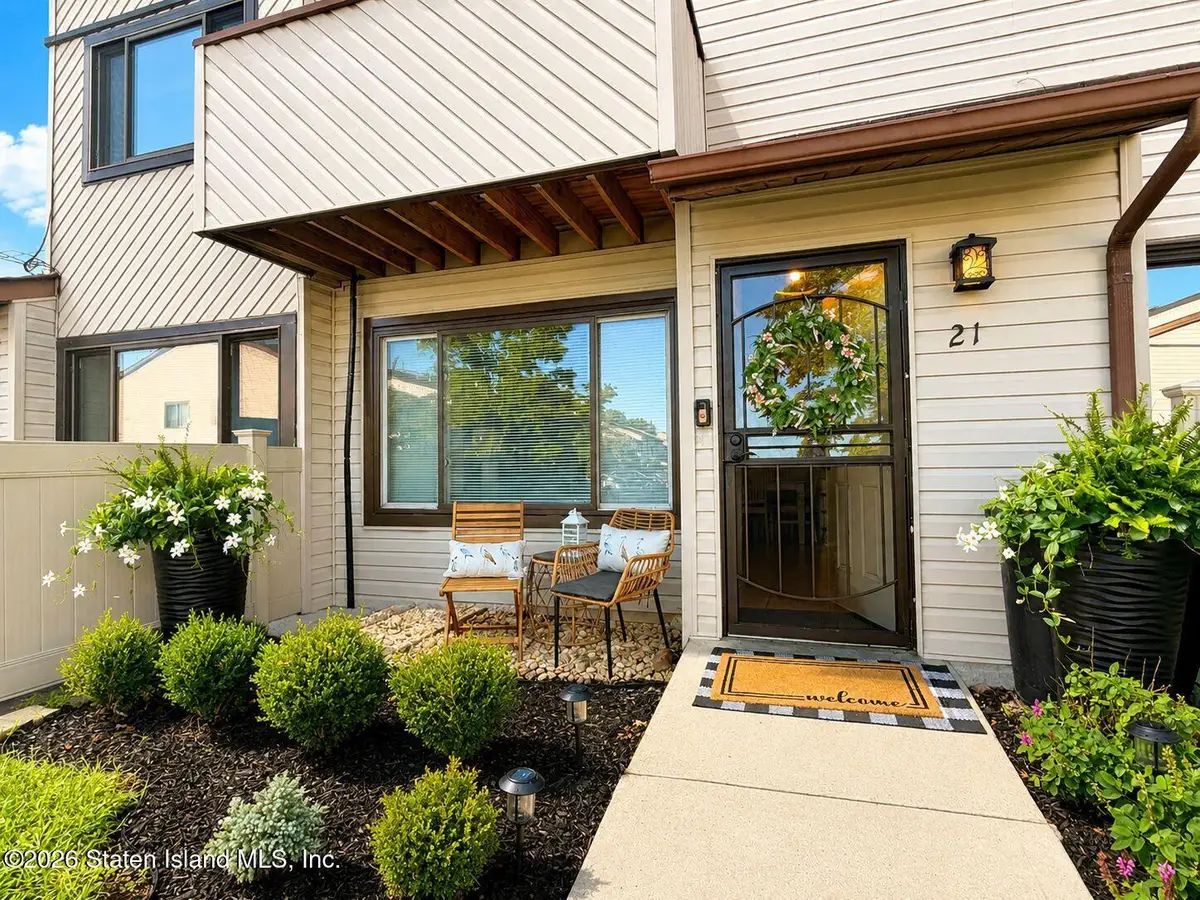 21 Wolkoff Lane, Staten Island, NY 10303 - #1