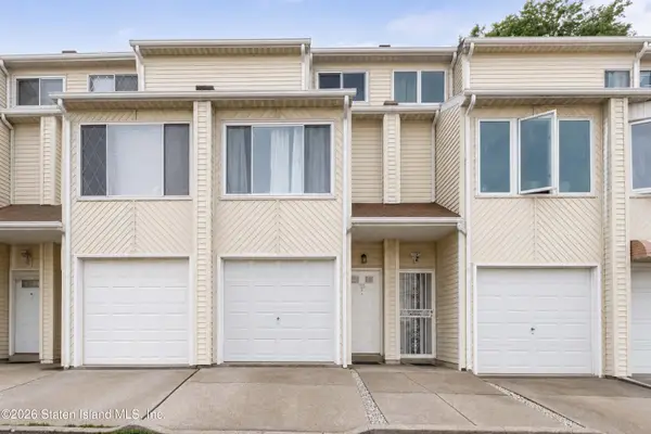 33 Mosel Loop, Staten Island, NY 10304