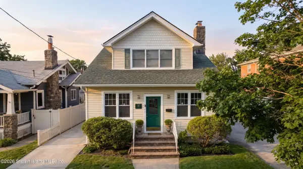 11 Edgewood Road, Staten Island, NY 10308