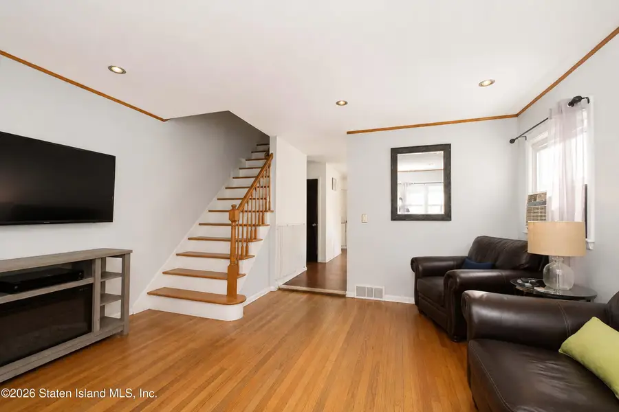 4 Xenia Street, Staten Island, NY 10305 - #3