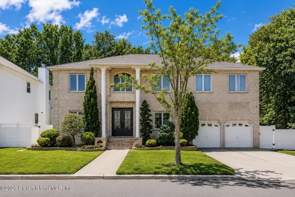 46 Carolyn Court, Staten Island, NY 10309