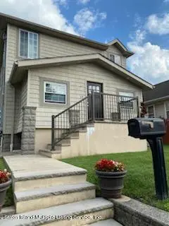 12 Oswego Street, Staten Island, NY 10301