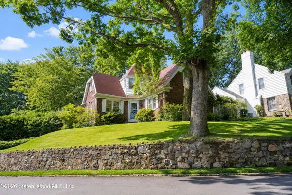 34 Holsman Road, Staten Island, NY 10301