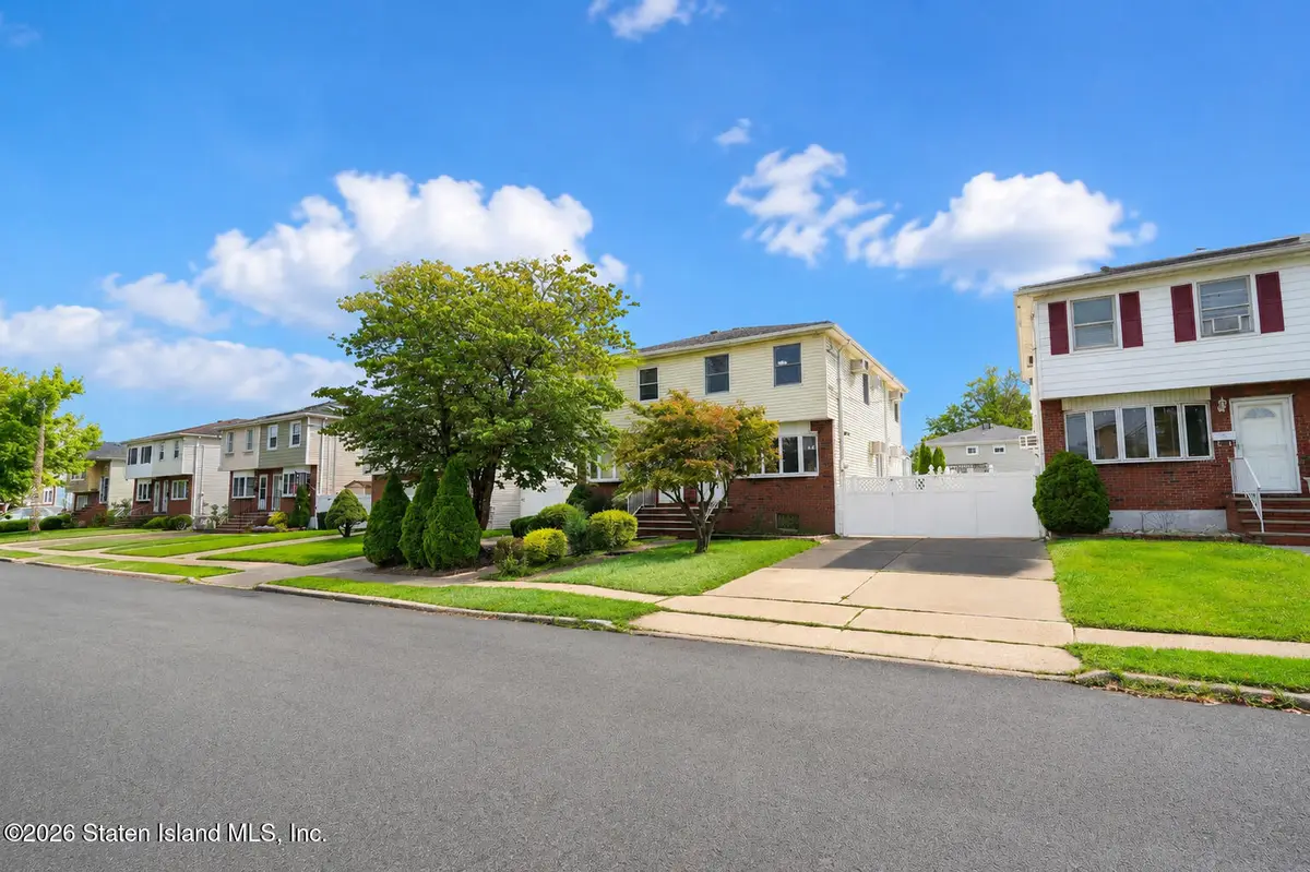 221 Abingdon Avenue, Staten Island, NY 10308 - #1