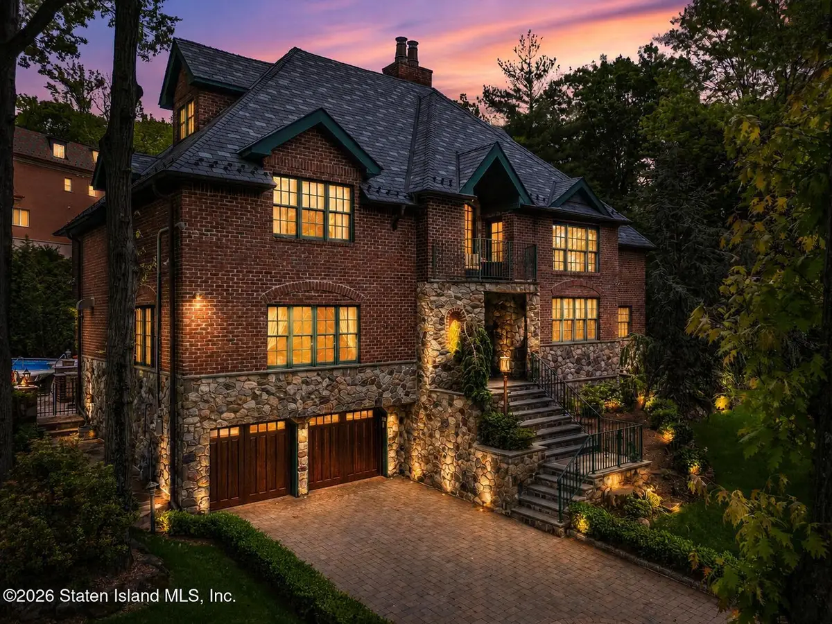 347 Deere Park Place, Staten Island, NY 10301 - #1