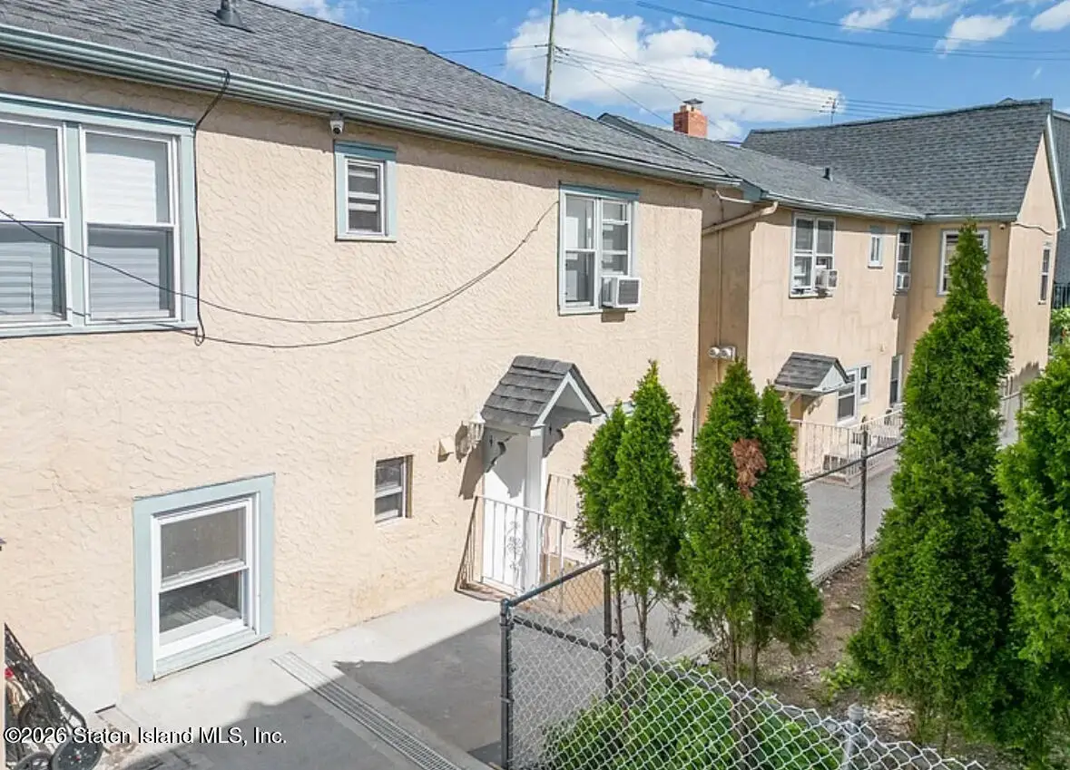 26 Robin Road, Staten Island, NY 10305 - #1
