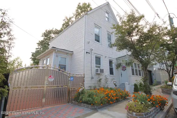 12 Irving Place, Staten Island, NY 10304