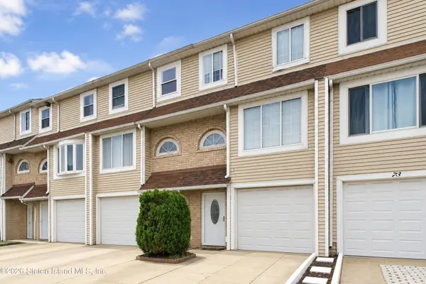 75 Francesca Lane, Staten Island, NY 10303