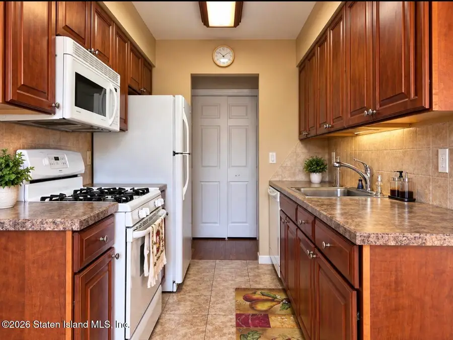 120 Devon Loop #7, Staten Island, NY 10314 - #3